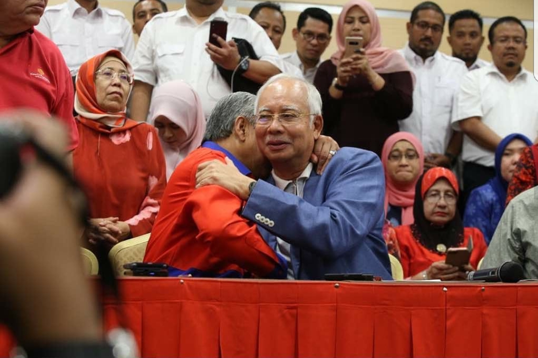 Najib letak jawatan Presiden UMNO, Pengerusi BN