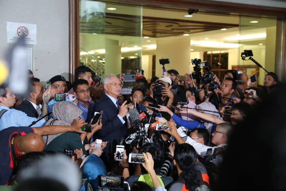 Najib mengaku tak bersalah 4 tuduhan Seksyen 23 dan pengubahan wang haram