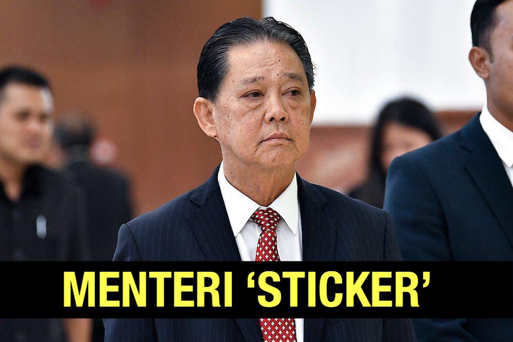 (VIDEO) Penutup 2018 Menteri 'Warisan' malukan Sabah dengan 'Sticker' 