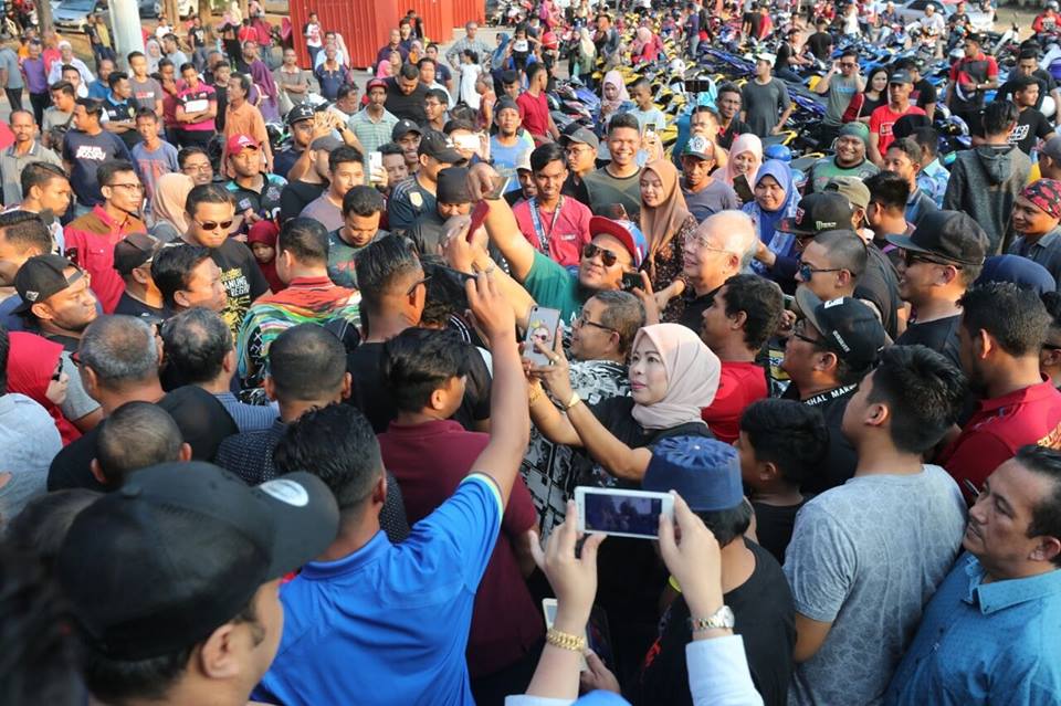 Yang PH Benci- Ribuan sambut lawatan Najib 'Bossku' di Terengganu