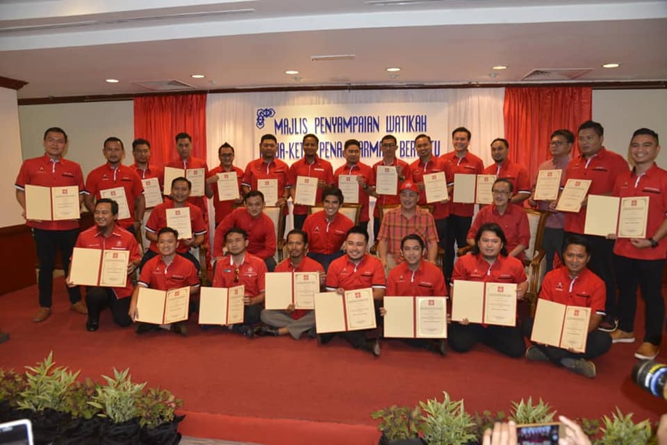 25 Ketua Penaja Armada dan Srikandi bahagian Bersatu Sabah terima watikah pelantikan