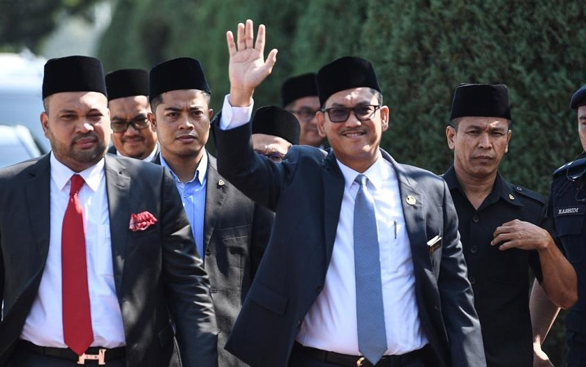 Faizal Azumu letak jawatan MB, terserah Sultan melantik MB baharu