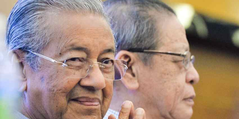 (VIDEO) Mahathir musnahkan DAP