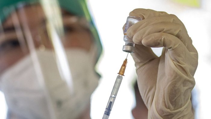 LABUAN: Suntikan vaksin Covid-19 mula diberikan kepada banduan