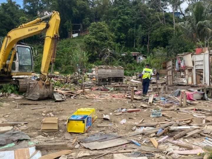 Dulu Warisan lindungi, Kini  GRS Roboh 85 rumah setinggan PATI Kg Cenderakasih KK