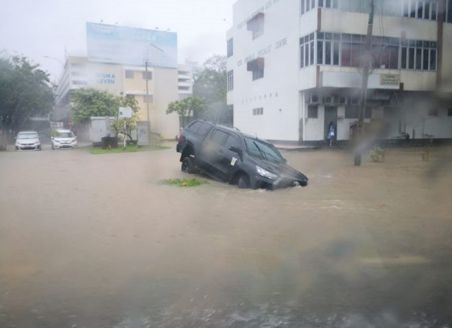 Banjir di ibu negeri Sabah disebabkan hujan lebat