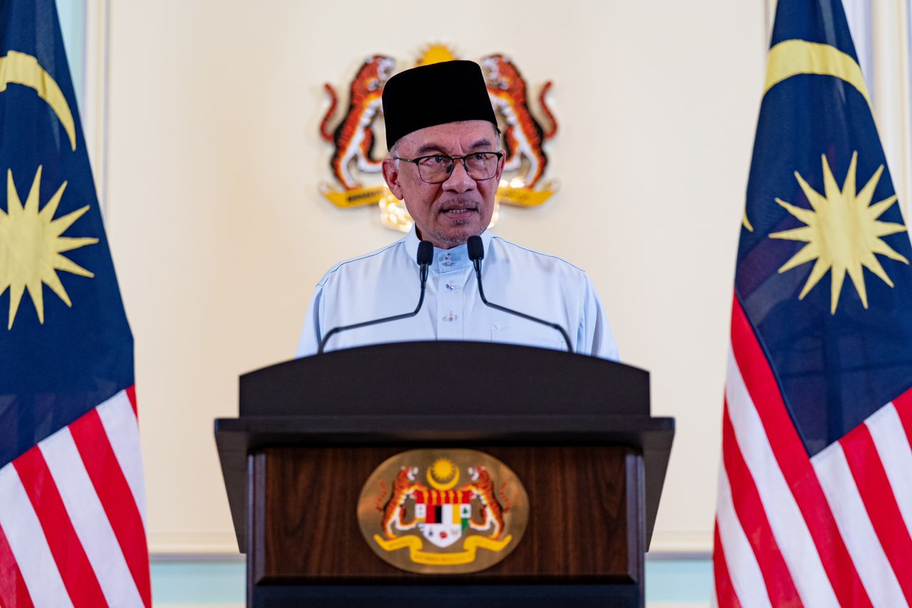 Kabinet: Anwar PM, menteri kewangan, Zahid dan Fadillah TPM