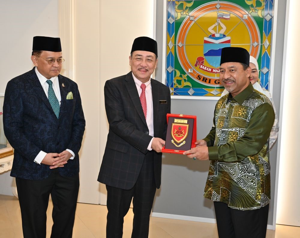 Ketua Menteri Sabah terima kunjungan hormat Menteri Besar Kelantan