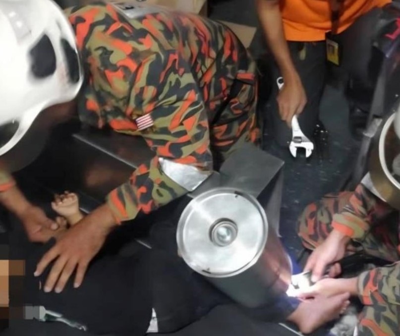Kanak-kanak tersepit di mesin penghantar bagasi di KKIA