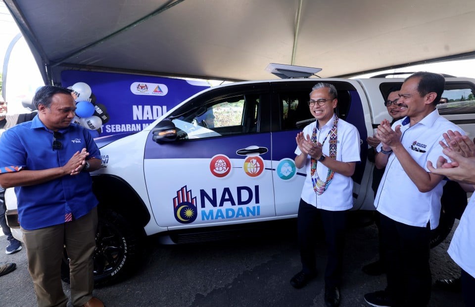 Malaysia akan wajibkan platform media sosial laksana eKYC – Fahmi 