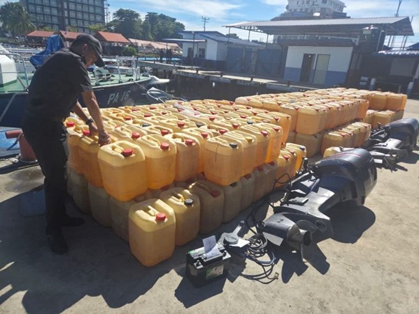 KPDN rampas hampir 8,000 liter petrol di Kampung Mesra